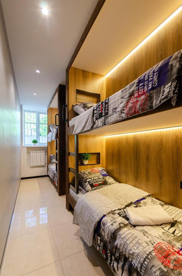 Underground Hostel Kiev Extérieur photo
